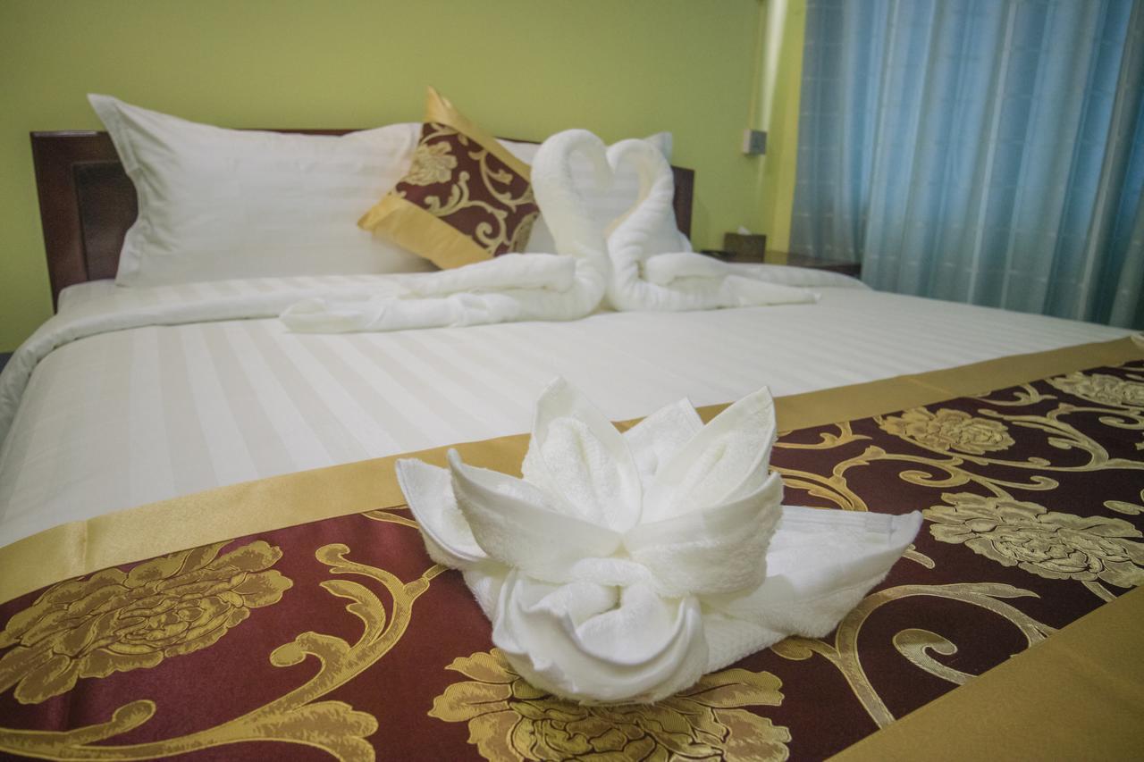 Golden Gum-Kino Hotel Мандалей Екстериор снимка